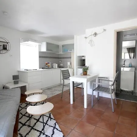 Apartment Au Calme Proche Liberation