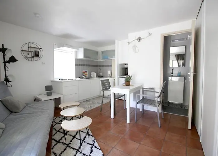 Apartment Au Calme Proche Liberation