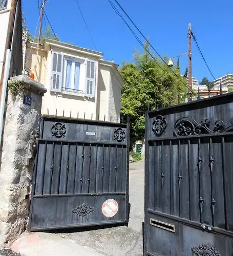 Au Calme Proche Liberation Apartment *